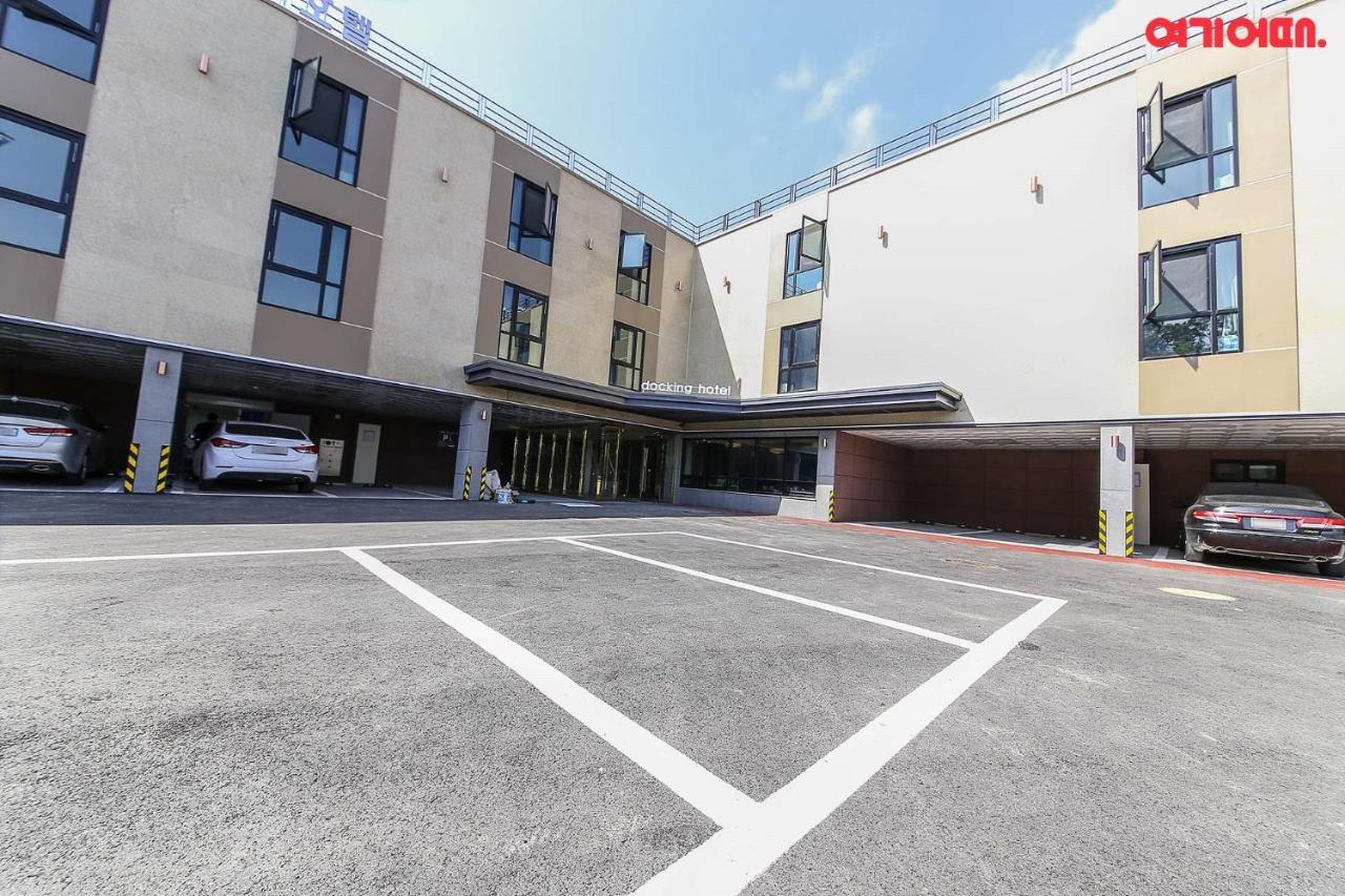 Docking Hotel Gimpo Eksteriør billede
