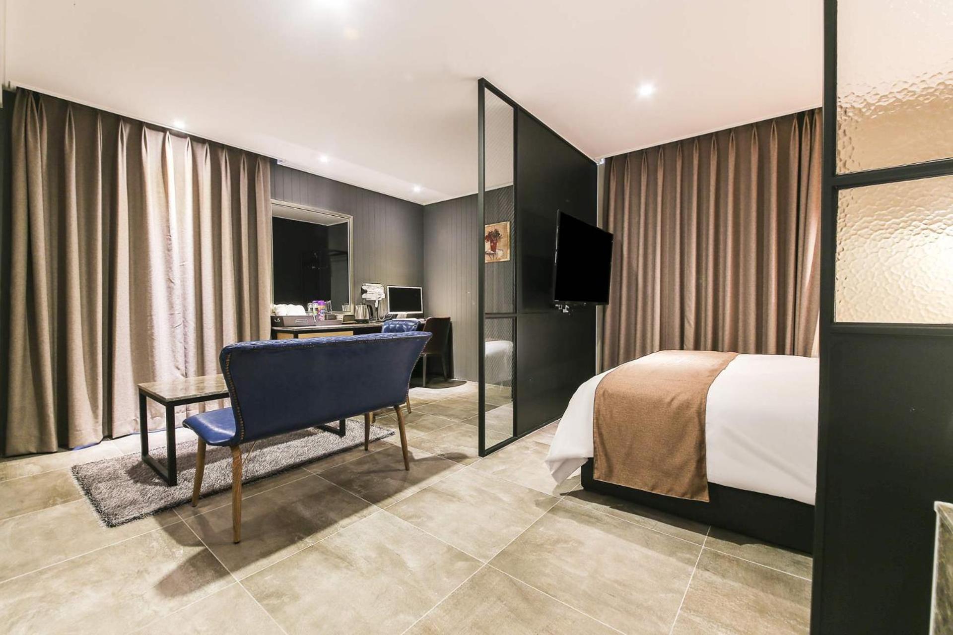 Docking Hotel Gimpo Værelse billede