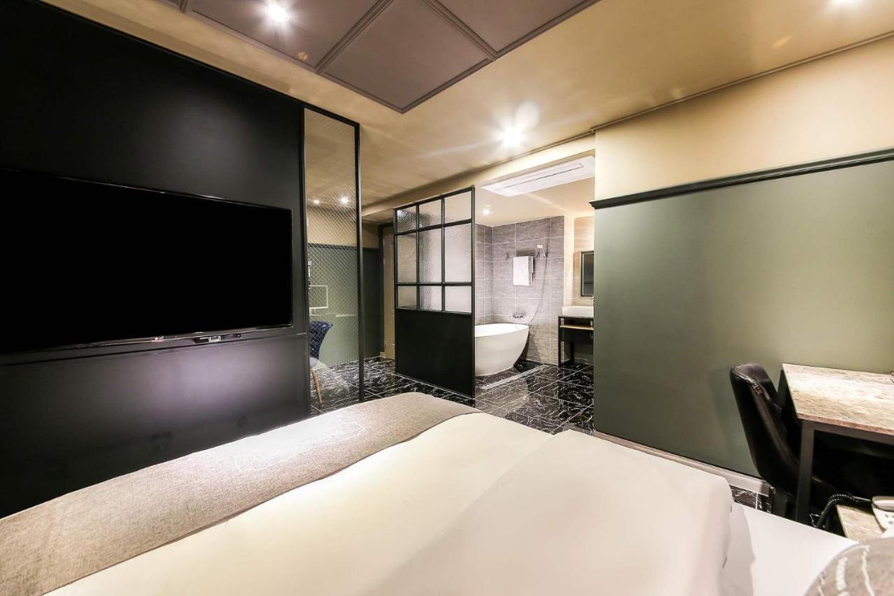 Docking Hotel Gimpo Eksteriør billede