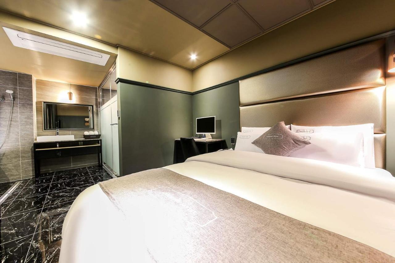 Docking Hotel Gimpo Eksteriør billede