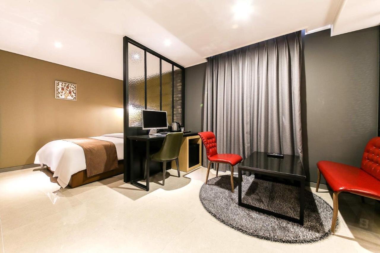 Docking Hotel Gimpo Eksteriør billede