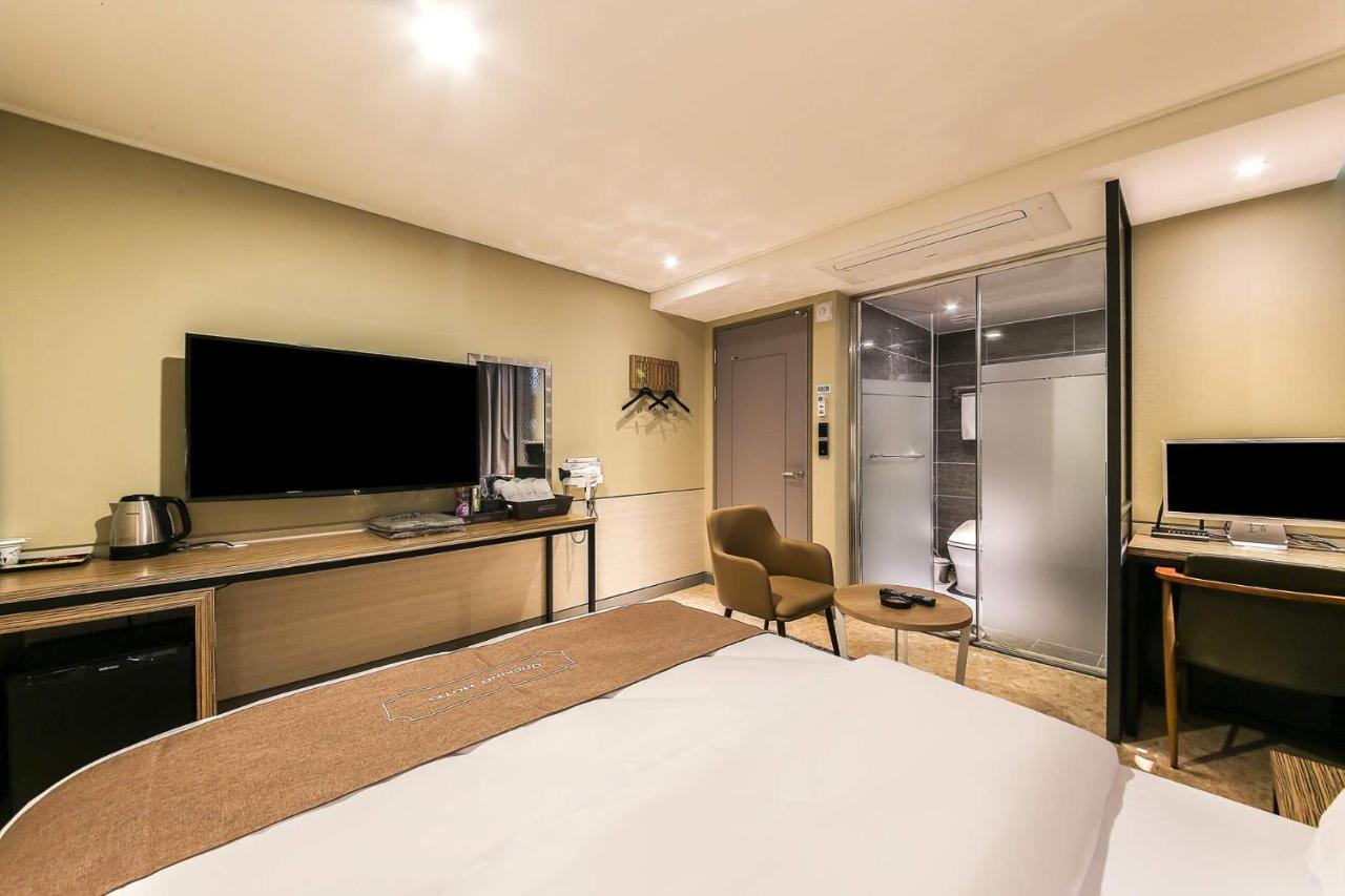 Docking Hotel Gimpo Eksteriør billede