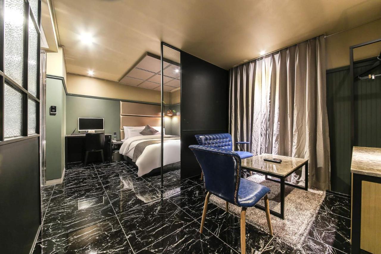 Docking Hotel Gimpo Eksteriør billede