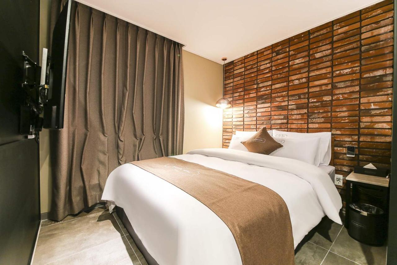 Docking Hotel Gimpo Eksteriør billede