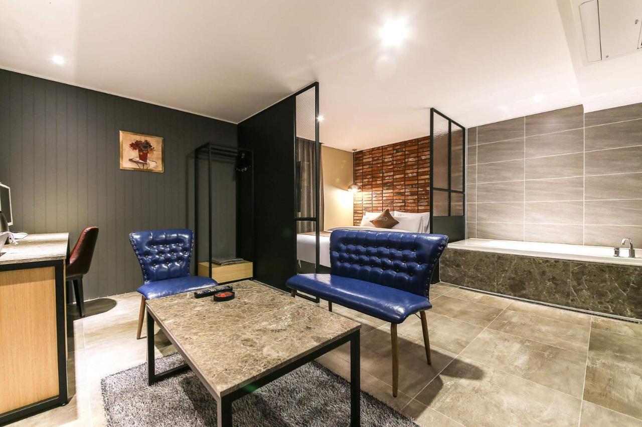 Docking Hotel Gimpo Eksteriør billede