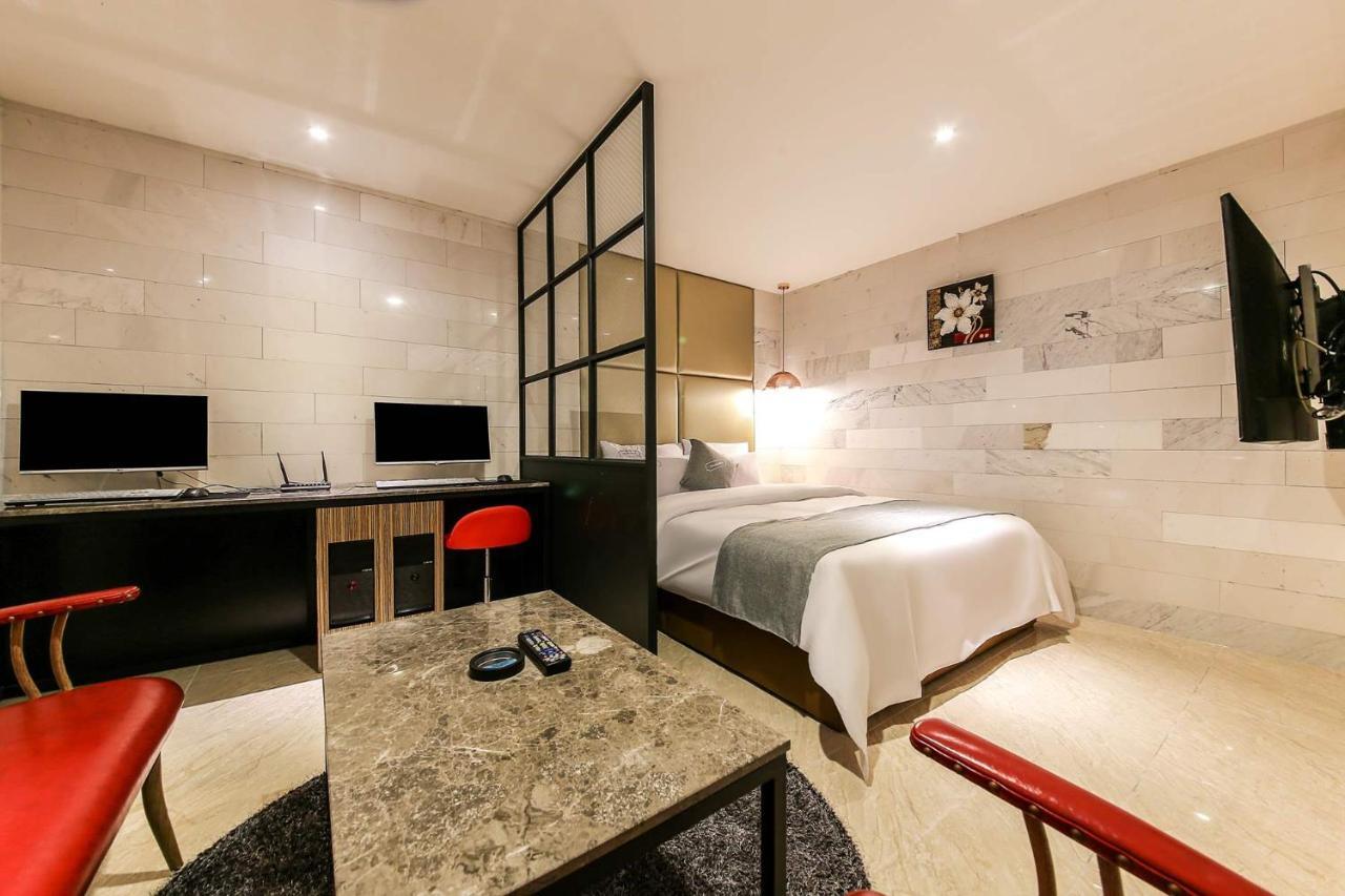 Docking Hotel Gimpo Eksteriør billede