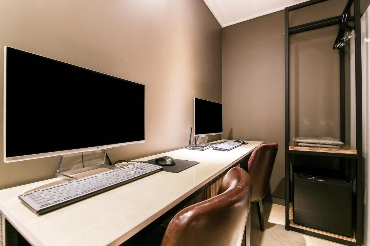 Docking Hotel Gimpo Eksteriør billede